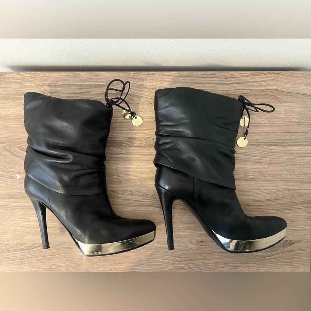 GUCCI Leather Ankle Lace up Boot Platform Heel Color Black Gold Interior - Picture 4 of 13